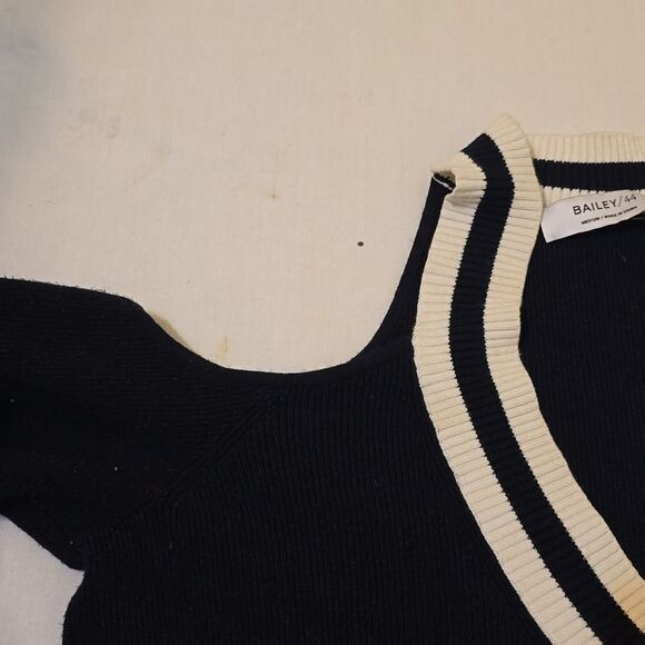 Bailey 44 cold shoulder sweater - Picture 2 of 8